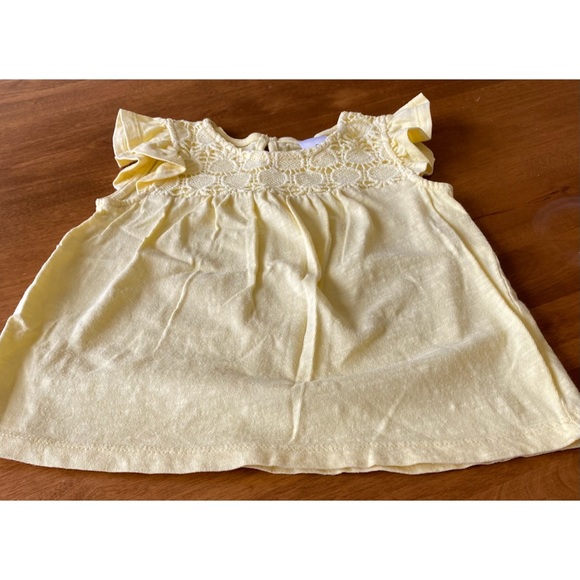 Target Yellow T-shirt top. Size 2 - Picture 3 of 9